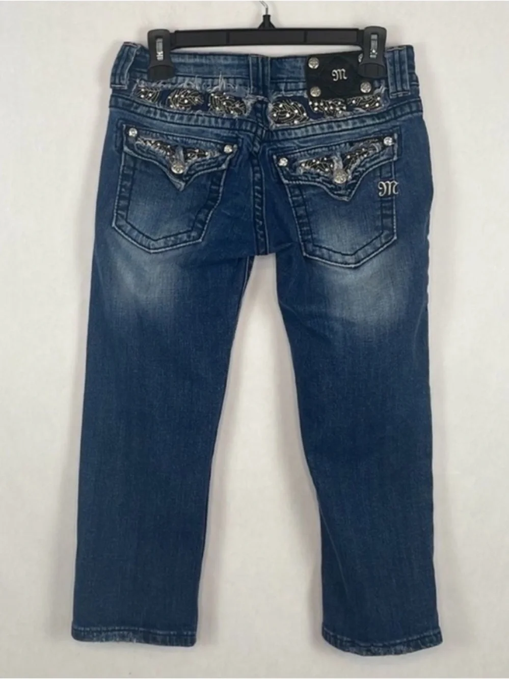 Miss Me Women’s Blue Denim Capri Jeans Low Rise Embellished Flap Pocket Size 27.